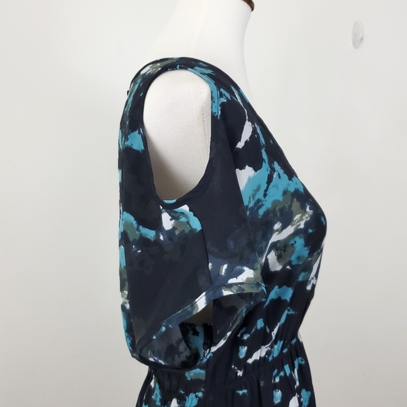 UO Silence + Noise Cold Shoulder Dress - Picture 9 of 15